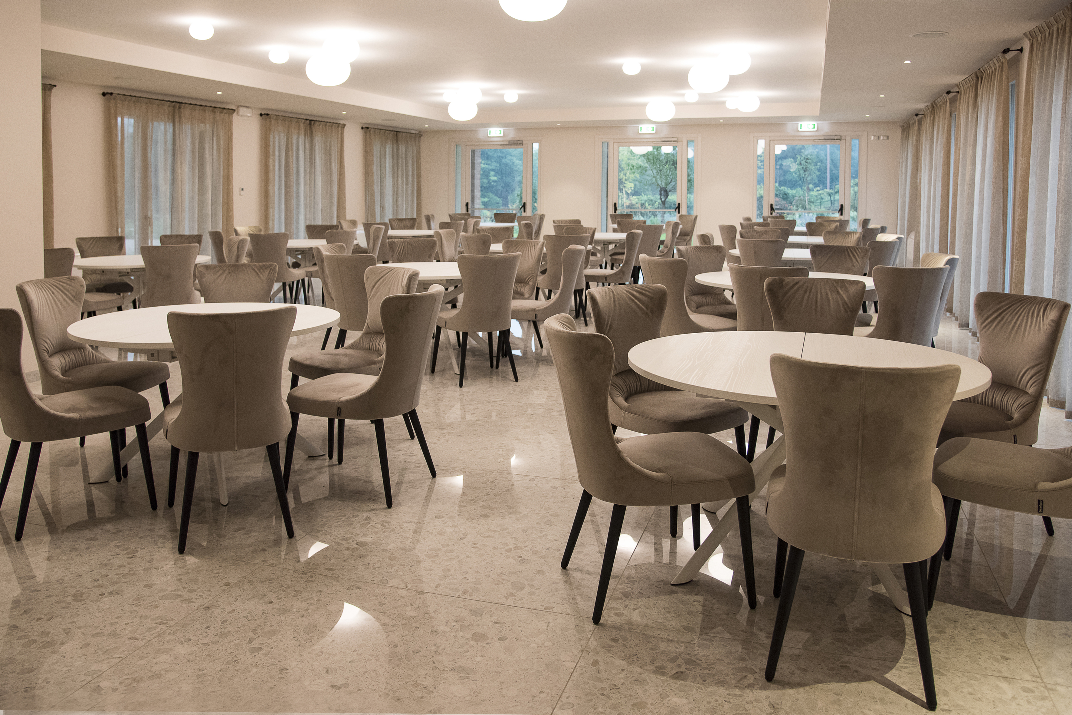 Sala del Relais Maria Vittoria progettata da Fanton Mobili